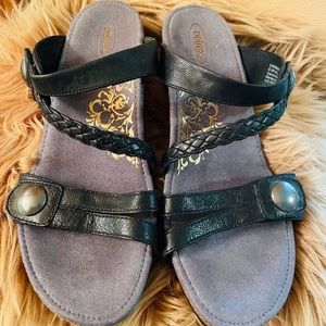 Black adjustable wedge slides